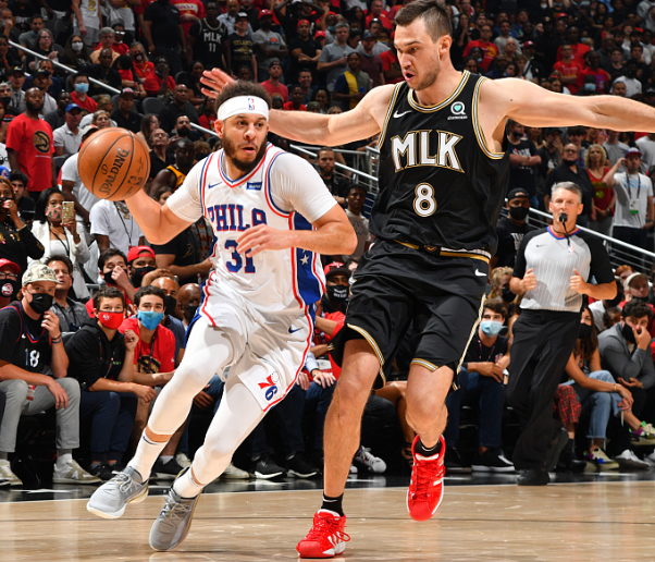  东契奇41+12独行侠加时擒鹰  